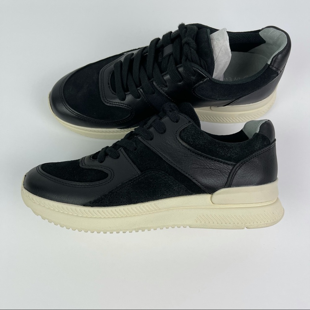 Everlane Black and Cream Women's Sneakers